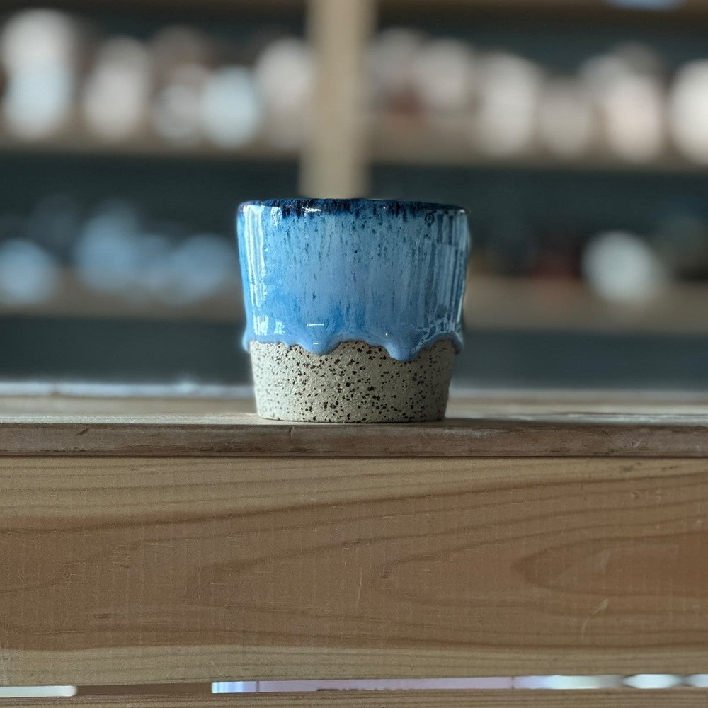 Sprinkled V Cup - Ocean blue