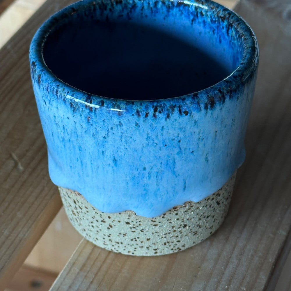 Sprinkled V Cup - Ocean blue